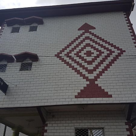 Hotel Kdv Bonaberi Bagian luar foto