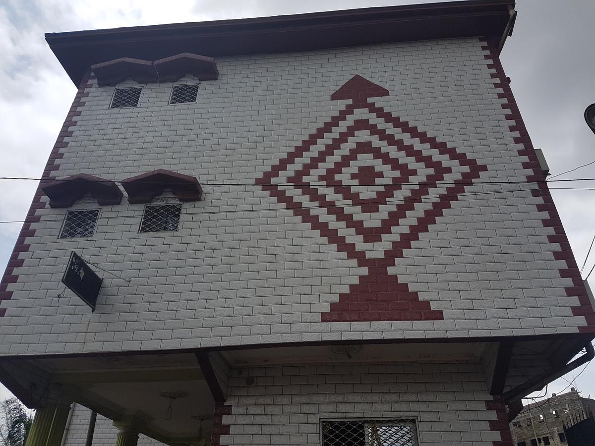 Hotel Kdv Bonaberi Bagian luar foto