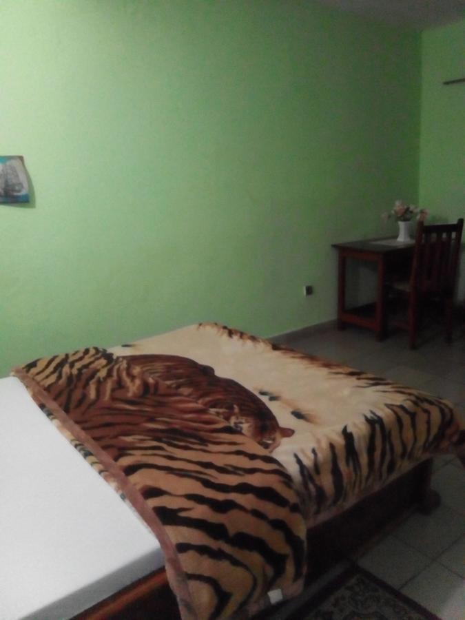 Hotel Kdv Bonaberi Bagian luar foto