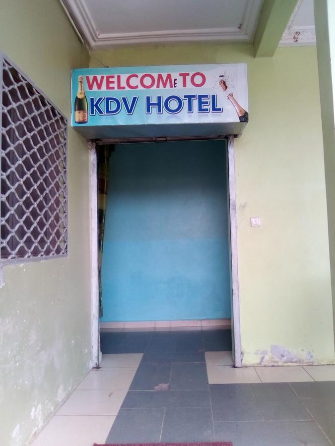 Hotel Kdv Bonaberi Bagian luar foto