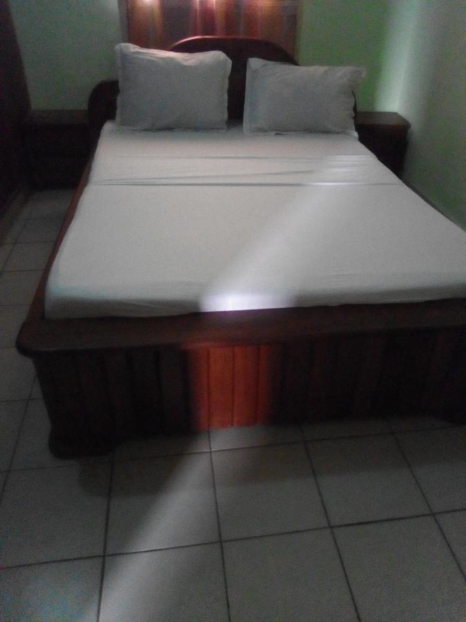 Hotel Kdv Bonaberi Bagian luar foto