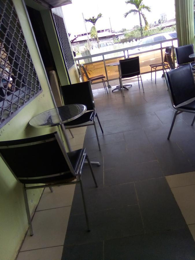 Hotel Kdv Bonaberi Bagian luar foto