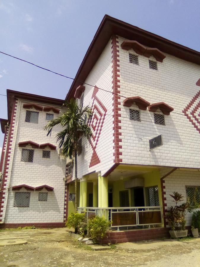 Hotel Kdv Bonaberi Bagian luar foto