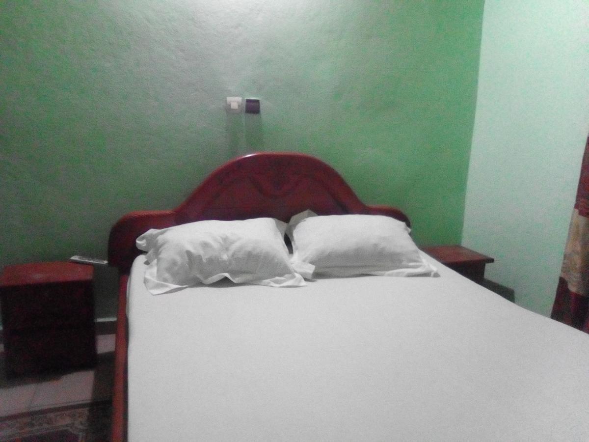 Hotel Kdv Bonaberi Bagian luar foto