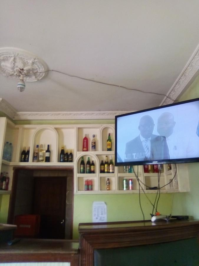 Hotel Kdv Bonaberi Bagian luar foto