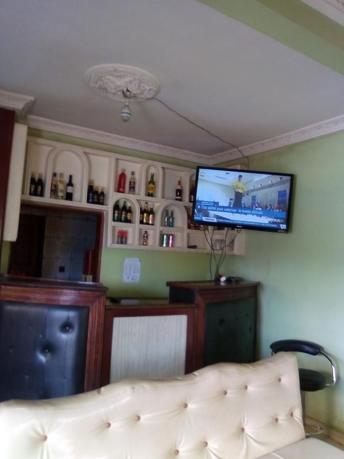 Hotel Kdv Bonaberi Bagian luar foto